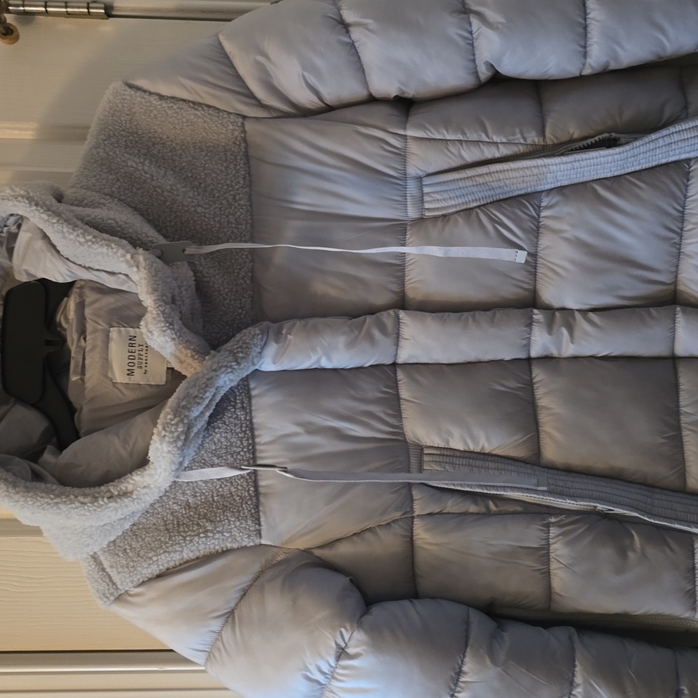 MODERN SUPPLY BRAND WOMEN'S GRAY FAUX FUR HOODED WINTER COAT SIZE MEDIUM